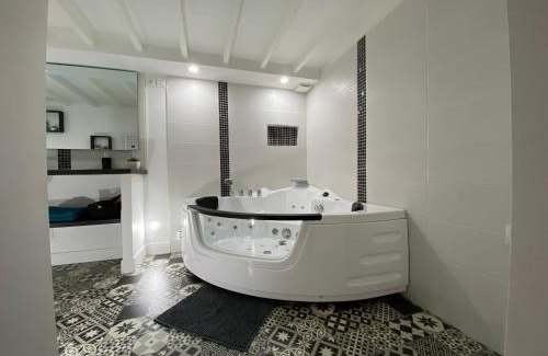 Cote Est Soquence Apartment | LH Évasion loft pour 2 avec balnéo