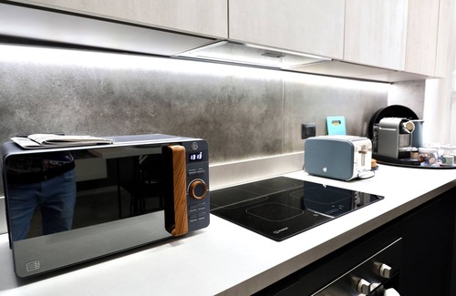Rondinella - Baraggia - Restellone Apartment | LH89 DESIGN APT, 30 MIN TO DUOMO