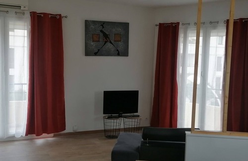 Sainte-Anne Apartment | Lhacienda cozy apartment 800m from the beaches in the heart of the 8th arrondissement