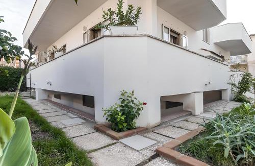 Mondragone Apartment | Liammare