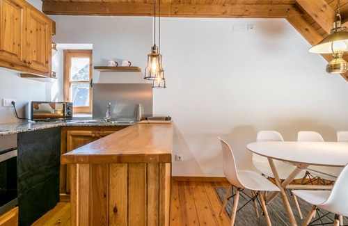 Arties Apartment | Liat by Totiaran