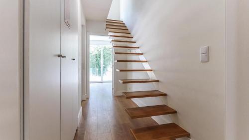 Sao Jose Apartment | Liberdade Spacious Duplex Apt with AC