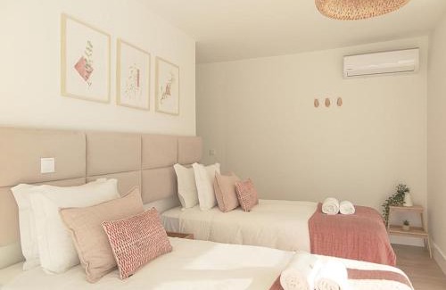 Sao Jose Apartment | Liberdade Spacious Duplex Apt with AC