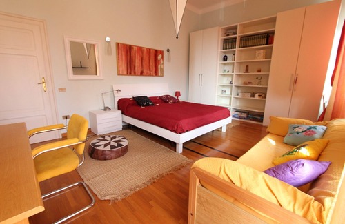 Foligno Villa | "Liberty House" apartment, sleeping in a villa a few steps from the city center.