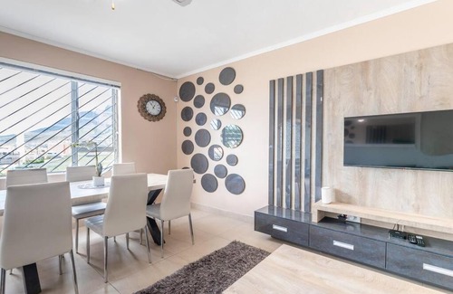 Schotsche Kloof Apartment | Libinex Private Apartment - Yusuf Street