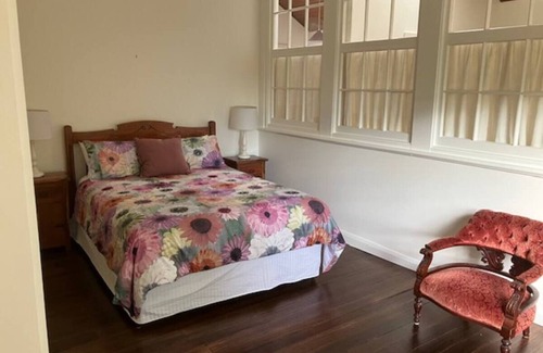 Hamilton House | Library Cottage