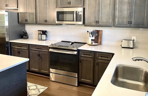 Tullahoma Cottage | “License to Chill” Lake View House on Tims Ford - DISCOUNT for multi days!