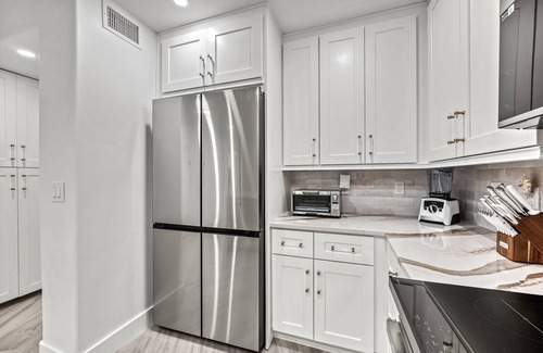 Sarasota Condo | Lido Harbour South - Beachfront Condo with Heated Pool & Sunset Views