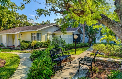 Sarasota Cottage | Lido Key Cottage -Summer Special rate.2 bikes complimentary during stay!