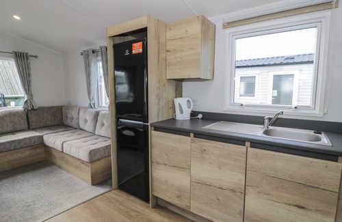 Prestatyn Cottage | LIDO SILVER PLUS 111, family friendly in Prestatyn