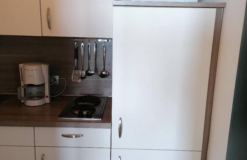 Geyersberg Apartment | Liebevoll Eingerichtetes Appartement für bis zu Drei Personen mit Balkon