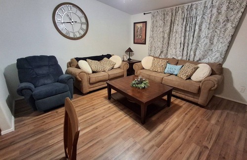 Mohave Valley House | Life a beach at the river 3-bedroom house in Mohave Valley By the river have fun