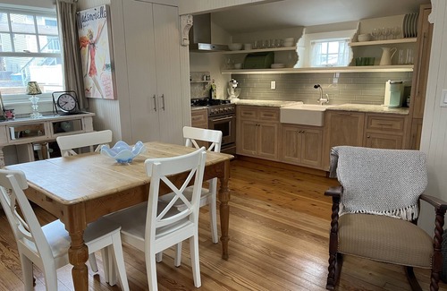 Hull Cottage | Life by the shore in Hull, MA at an antique house with bay views