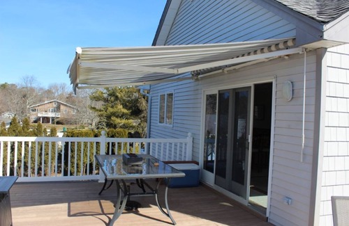 Hampton Bays House | Life is a breeze by the bay