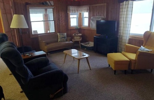 Houghton Lake House | Life is Better at the Lake! Over 120 ft of frontage on Houghton Lake!