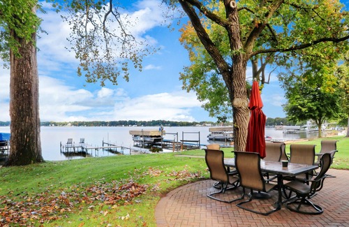Powers Lake House | Life on the Lake - Charming Powers Lakefront