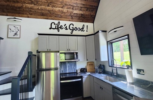 Brevard Cabin | Life's Good Friends Retreat