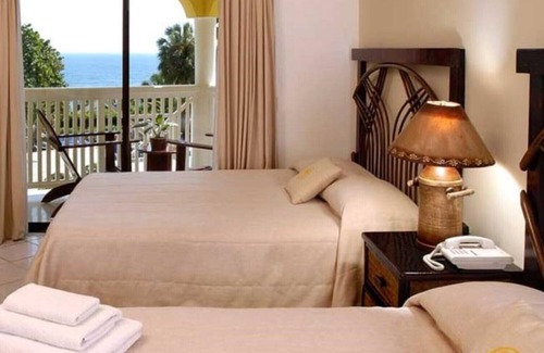 Puerto Plata Resort | Lifestyle Tropical Beach Resort QUEEN BED