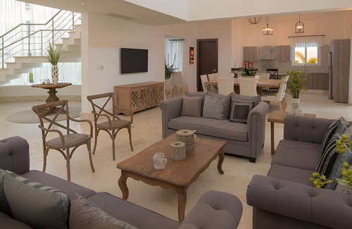 Puerto Plata Villa | Lifestyles Resort Villa 7-Bedroom All Inclusive {White Bracelet} Puerto Platan