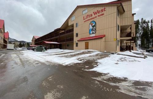 Red River Apartment | Lifts West 208 With Wifi