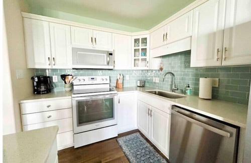 Emerald Isle Condo | Light & Airy Oceanside Escape - Beach, Pool, & Pickleball/Tennis!