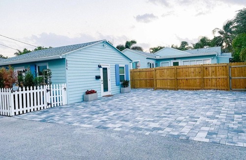 Delray Beach Cottage | Light and Bright 1 Bed 1 Bath Cottage in Downtown Delray Beach