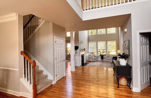 Brentwood House | Light and bright 3-bedroom house in Brentwood with seasonal pool