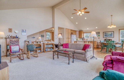 Seal Rock House | Light and Bright Home with Beach Access Just Steps Away! Pet Welcome!