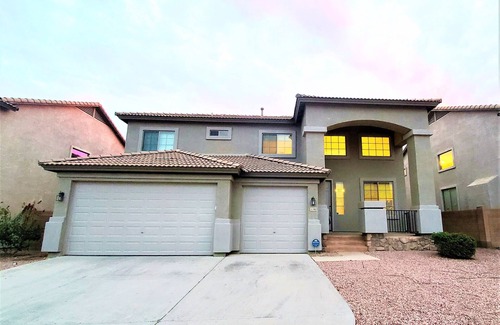 Cottonflower House | Light and Bright with a HEATED Pool!