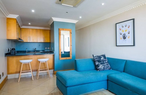 Durban Point Apartment | Light and Lovely Gem G710