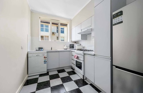 South Yarra Apartment | Light & Bright 2BR in the Heart of South Yarra