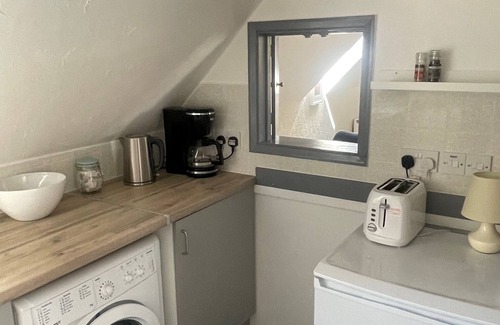 Totland Bay Apartment | Light, Bright and Airy Apartment in Totland, Close to The Needles