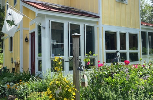 Lincolnville Cottage | Light-filled Cottage Close to Lincolnville Beach. Pet friendly!