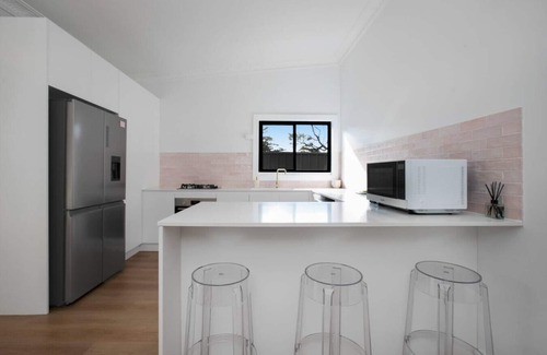 Croydon Apartment | Light-Filled Designer Apartment in Croydon