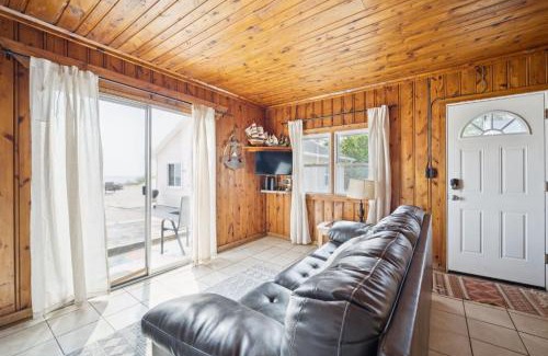 Oscoda House | Light-Filled Near the Shore