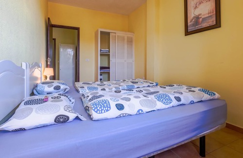 Icod de los Vinos Apartment | Light-flooded Holiday Apartment Granito with Mountain View, Sea View