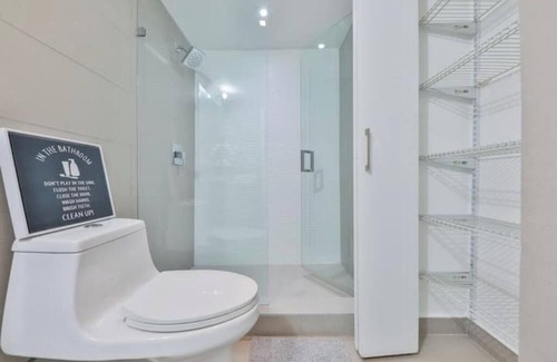 Sunny Isles Beach Hotel | Light place nearby the Beach/Free parking