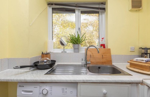 Evelyn Apartment | Light Studio Flat - Surrey Quays!