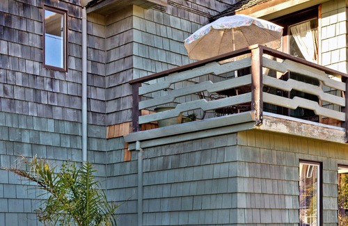 Eastside Santa Cruz House | Lighthouse at Twin Lakes Beach