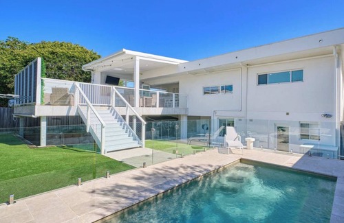 Port Macquarie House | Lighthouse Beach Coastal Bliss - Pool, Beach, Shops, Ideal for families.