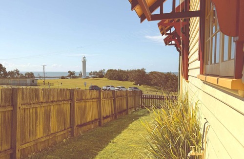Yamba House | Lighthouse Cottage Pilot Hill