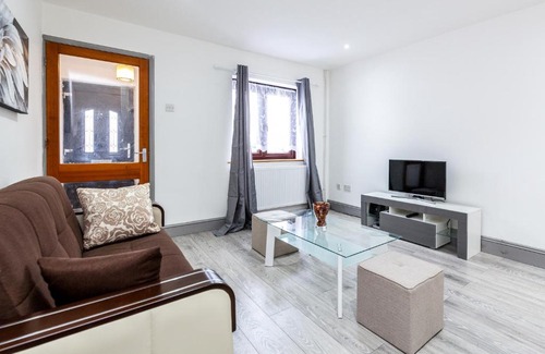 Becontree House | Lighthouse in Dagenham