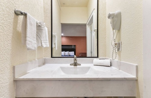 South Padre Island Hotel | Lighthouse Inn