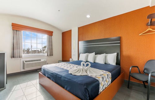 South Padre Island Hotel | Lighthouse Inn