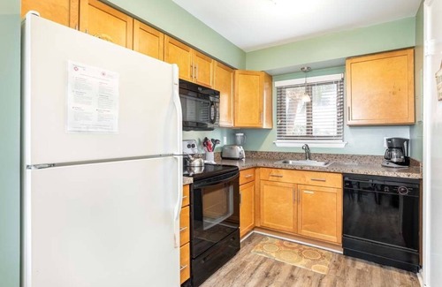 Tybee Island Condo | Lighthouse Point 15A | 1st Floor Beachfront Spot!