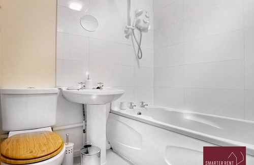 Lightwater Apartment | Lightwater - 1 Bedroom House