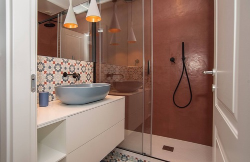 Trastevere House | LikeYourHome, 80 sq m luxury apartment with Jacuzzi, in Trastevere district