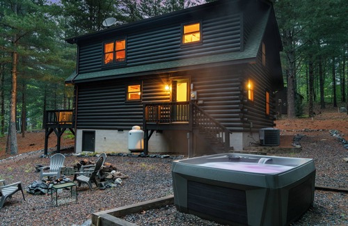 Vein Mountain Cabin | "Lil Cub" Cabin in Nebo Gated Community