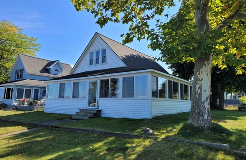 Beulah Cottage | Lil's on the Lake - Vintage Cottage On Crystal Lake, Dog-Friendly, and Short Walk to Downtown Beulah!