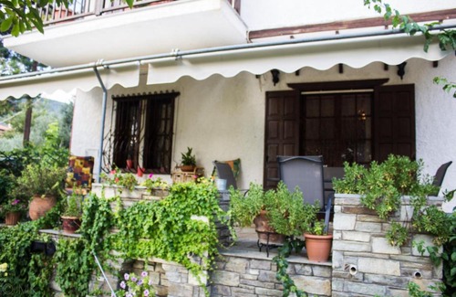 Volos House | Lila House